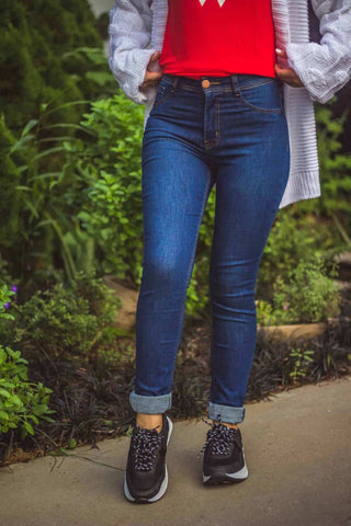 Best Shoe Styles to Wear with Bootcut Jeans - Superior ClogsSuperior Clogs